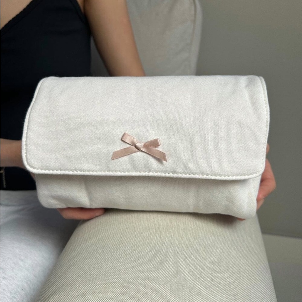 Brandy Melville bow makeup bag